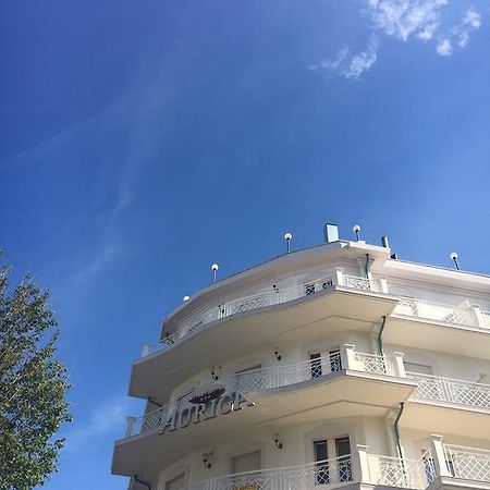 Residence Auriga Rimini Bagian luar foto